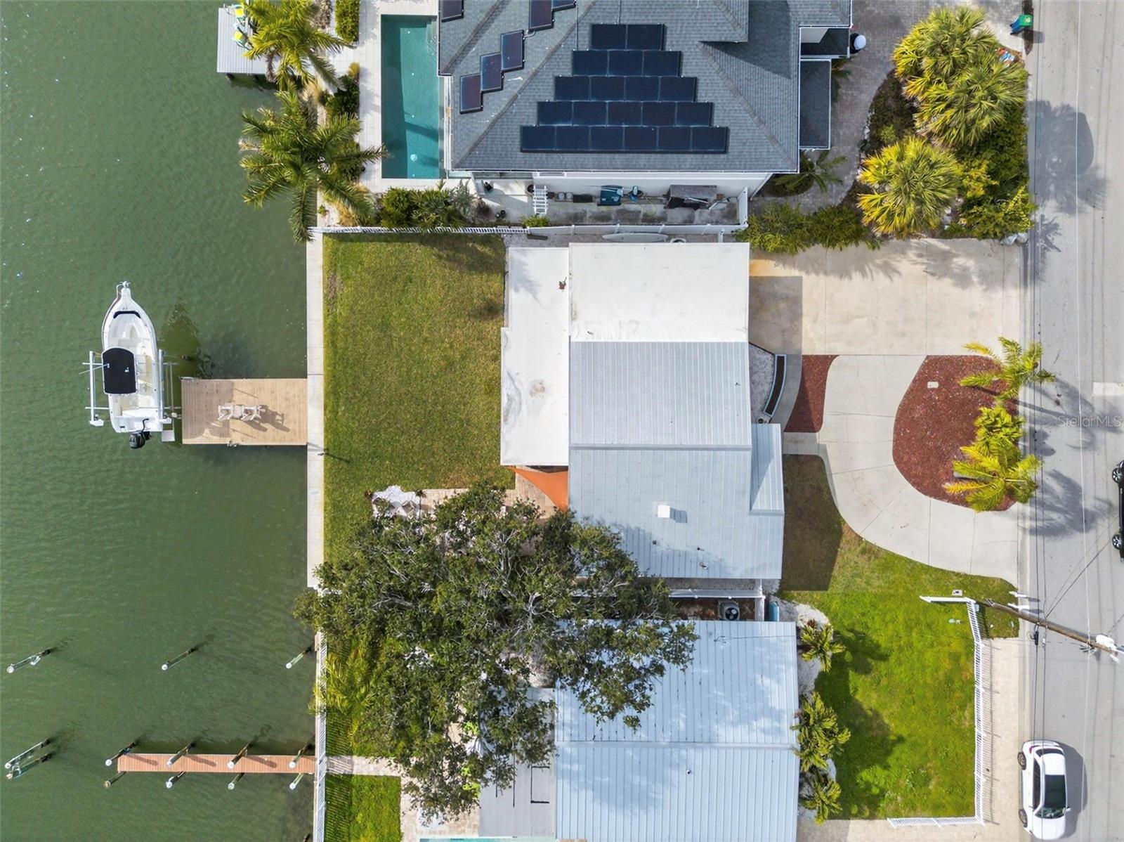 Resilient metal roof