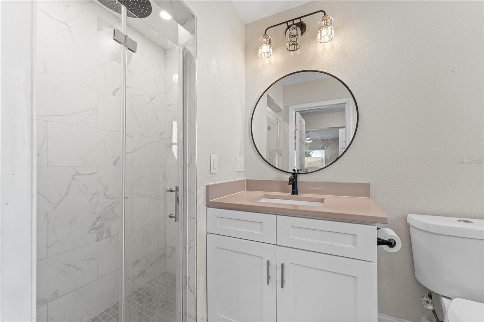 En suite master bath