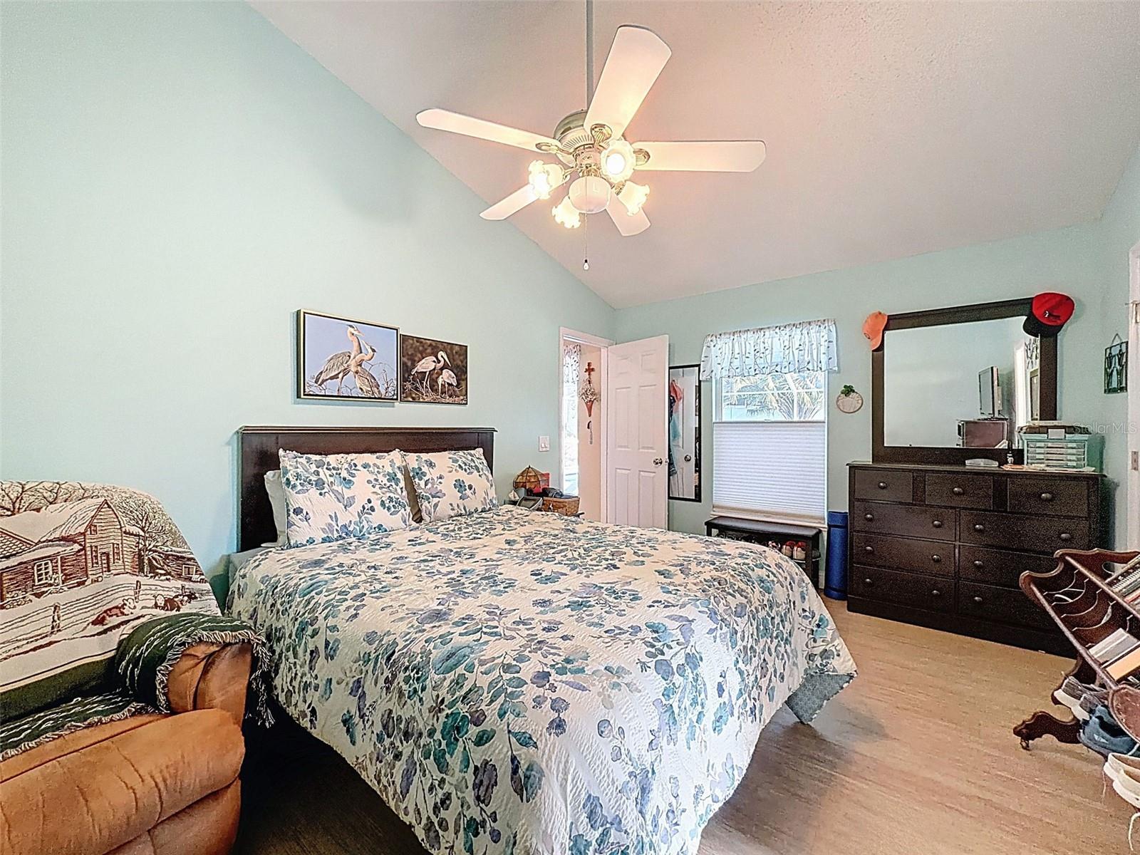 Spacious Primary suite with En Suite Bath