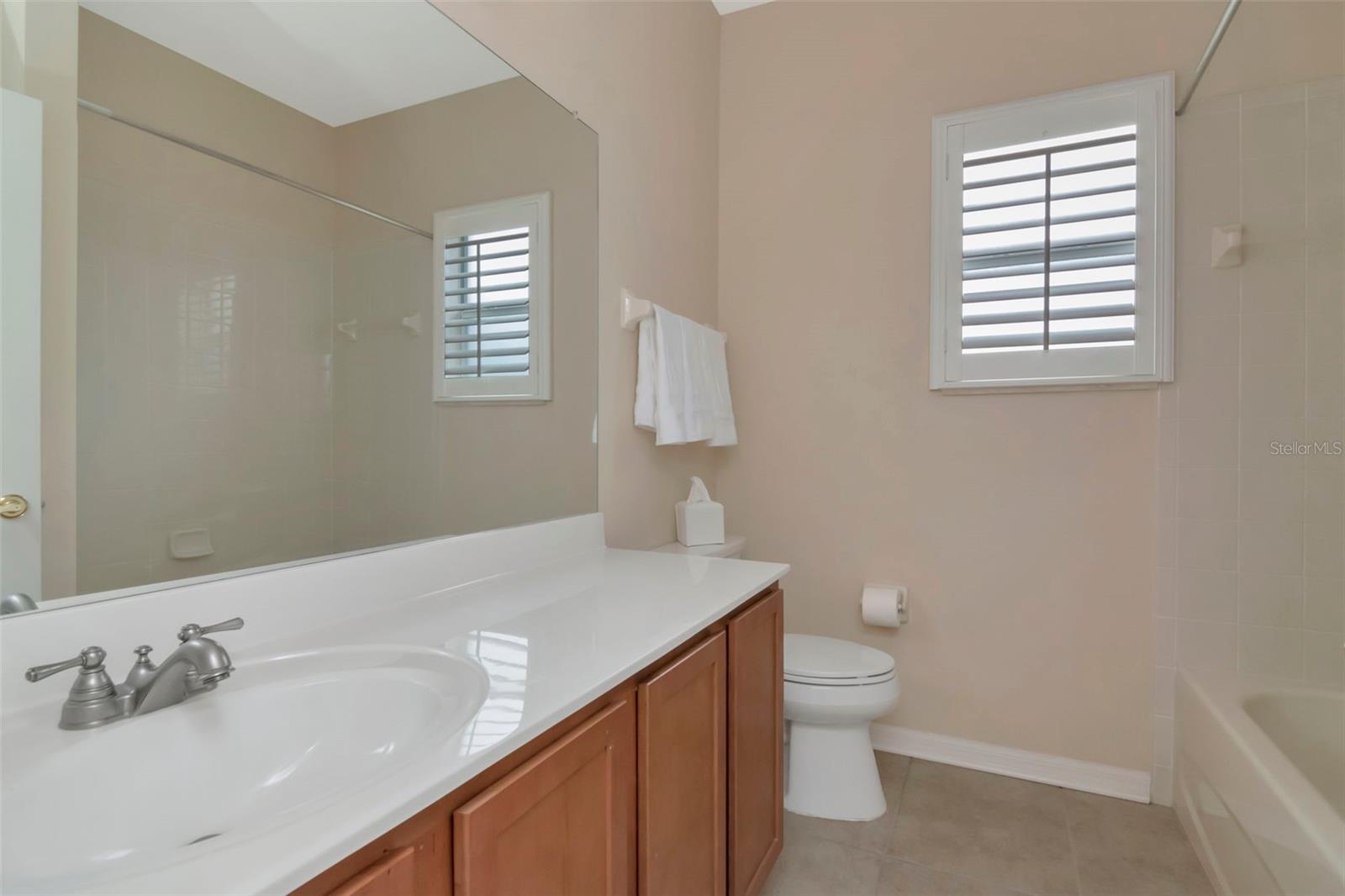 Bath#2 Jack & Jill Between 2 and 3Jack and Jill