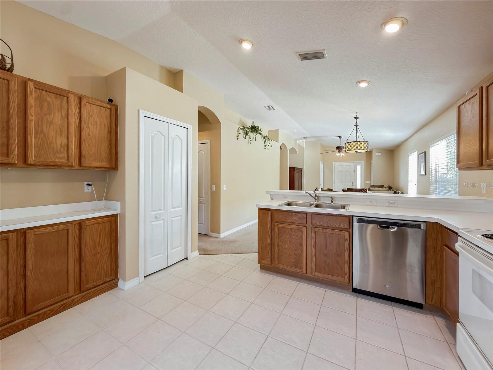 Generous pantry and coffee / cocktail bar