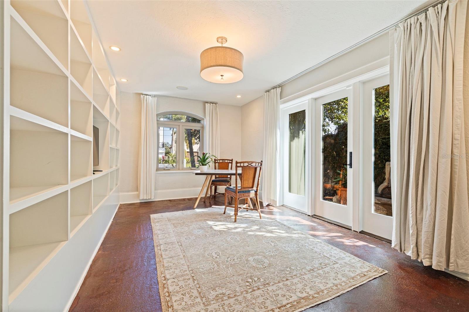 4th bedroom/office/workout room