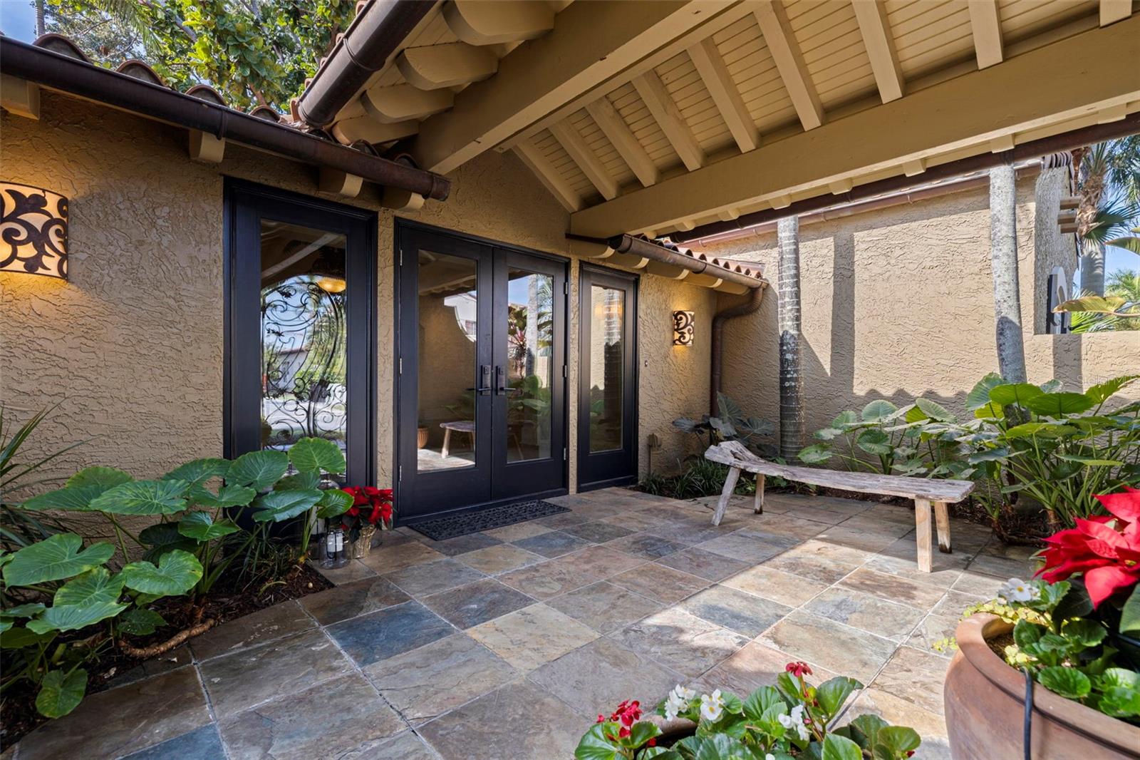 Private front courtyard