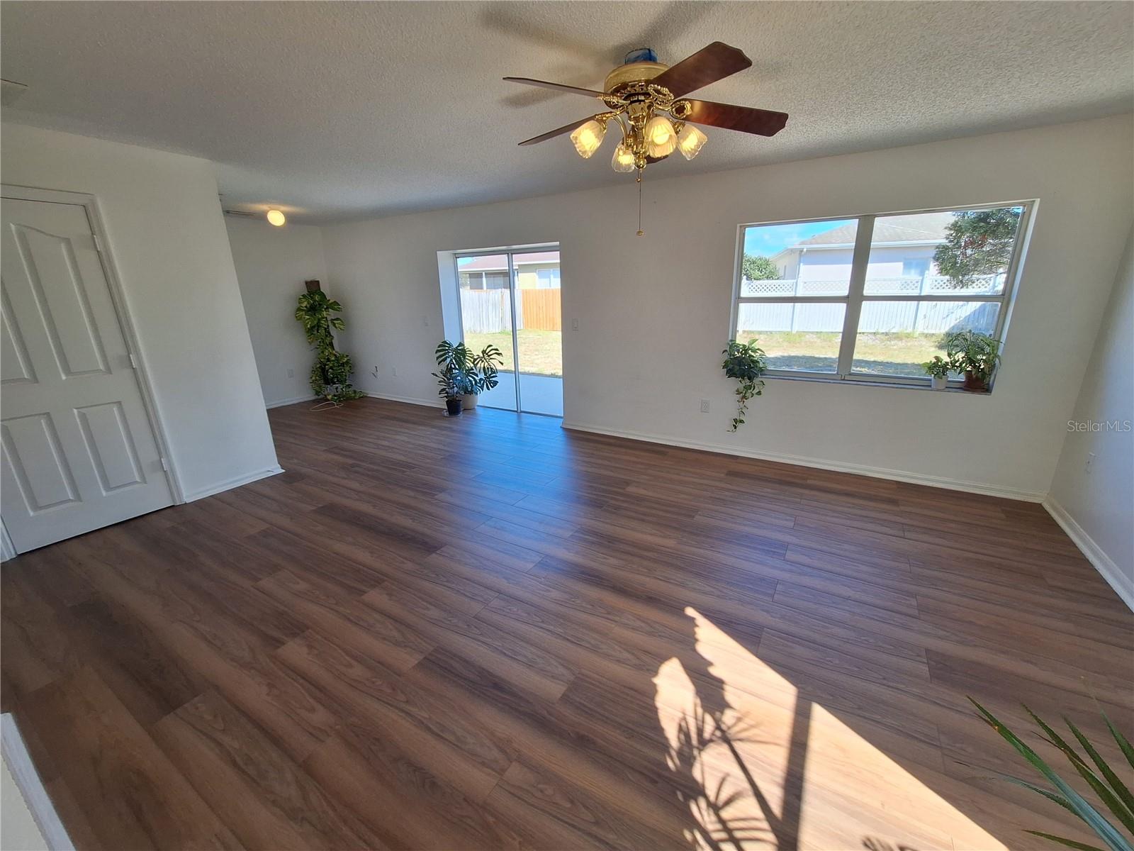 Massive big Living Room and formal Dining