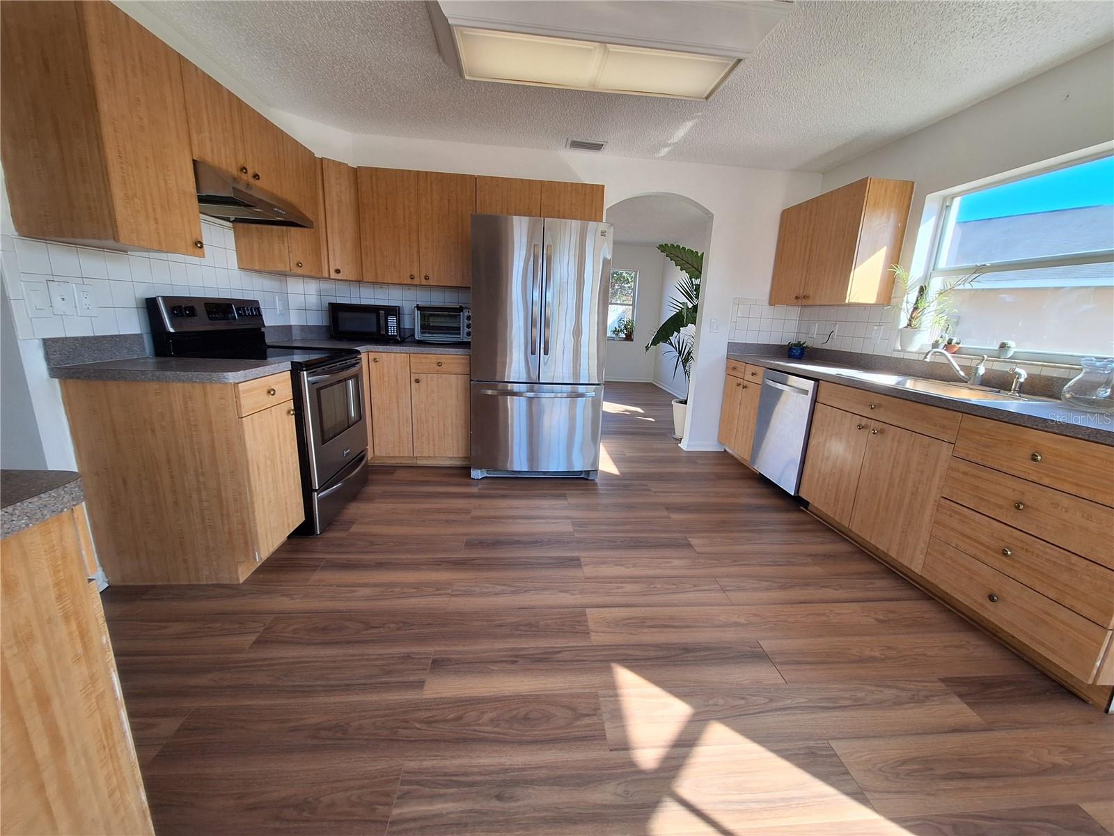 Very Deep and Plenty of Cooking Space