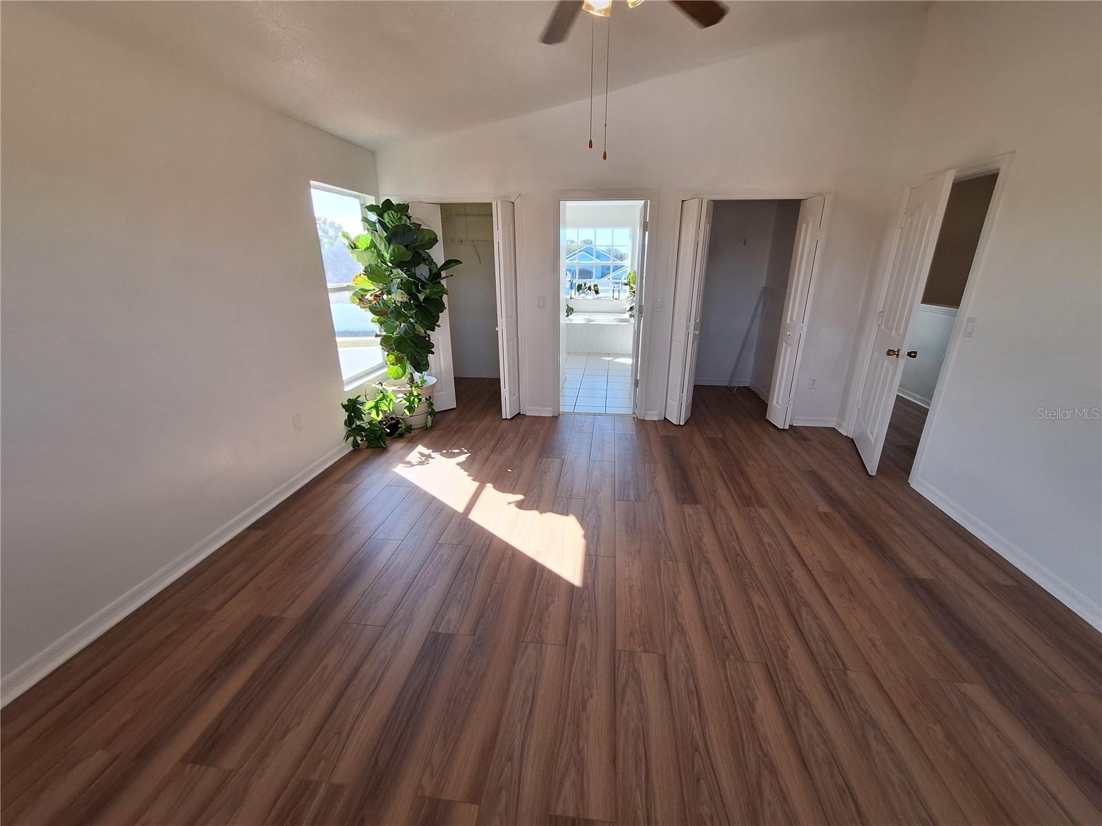 Vaulted Ceilings add to the large 14x16 Suite