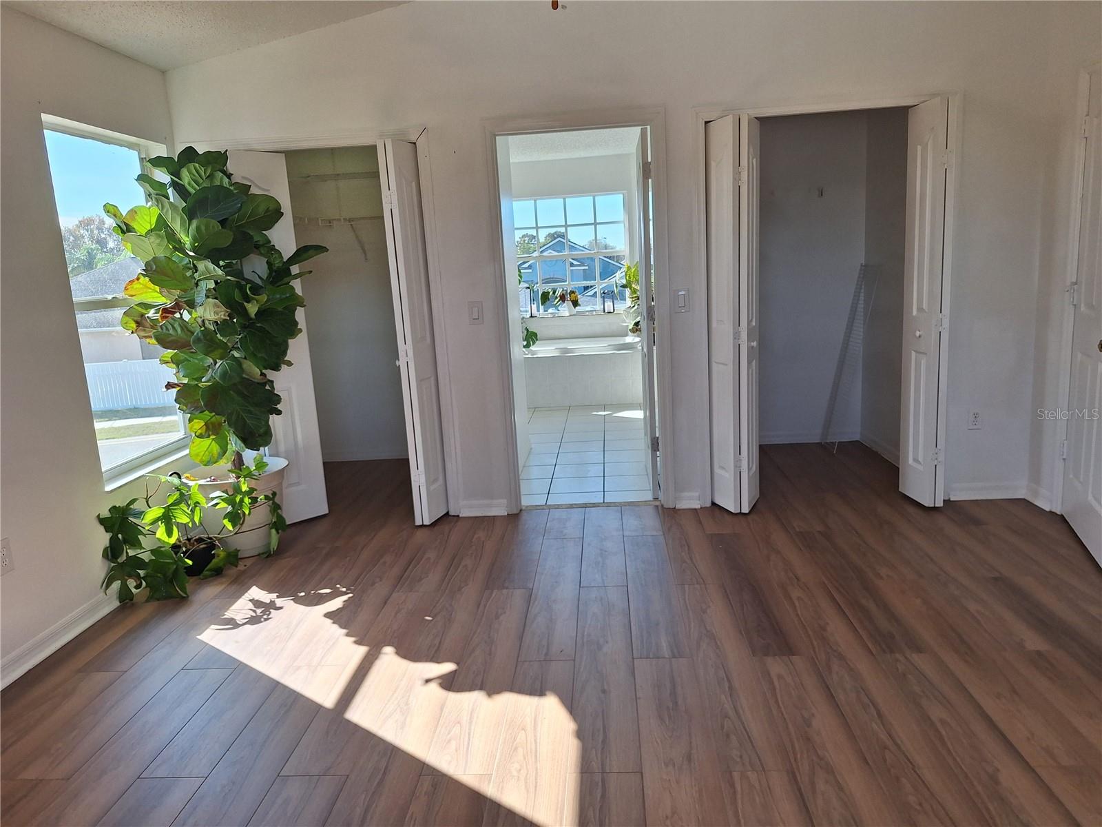 Huge Vaulted Ceilings Upstairs!