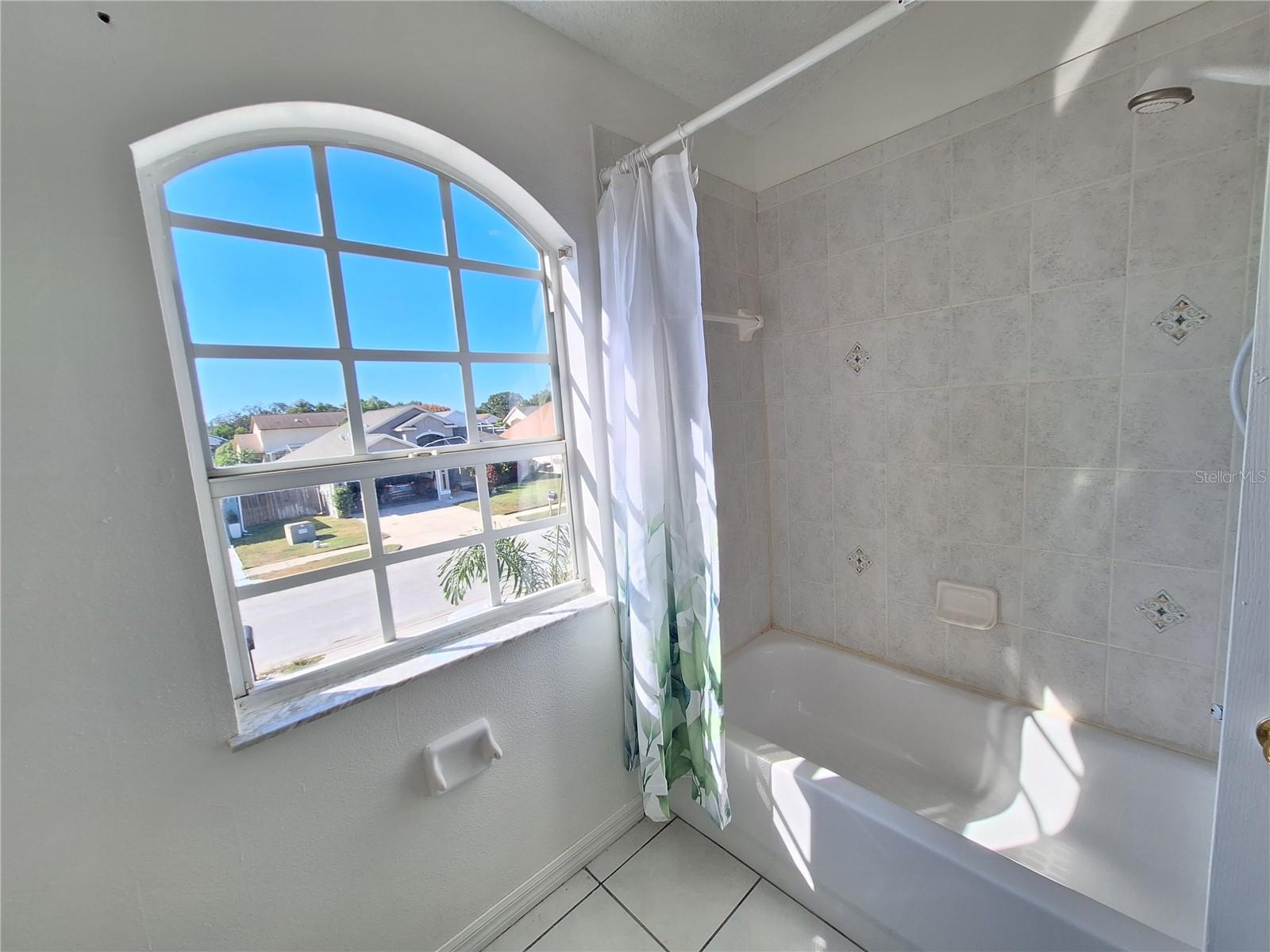 Huge Window and Great Condition!