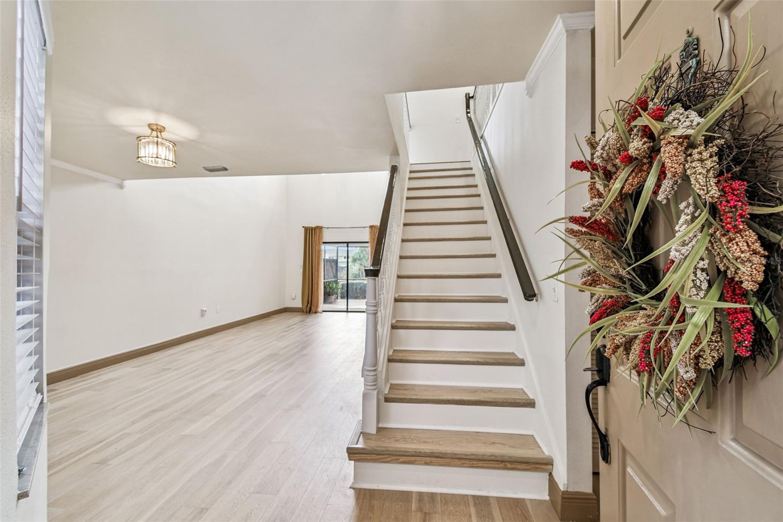 Lots of light the moment you walk in.