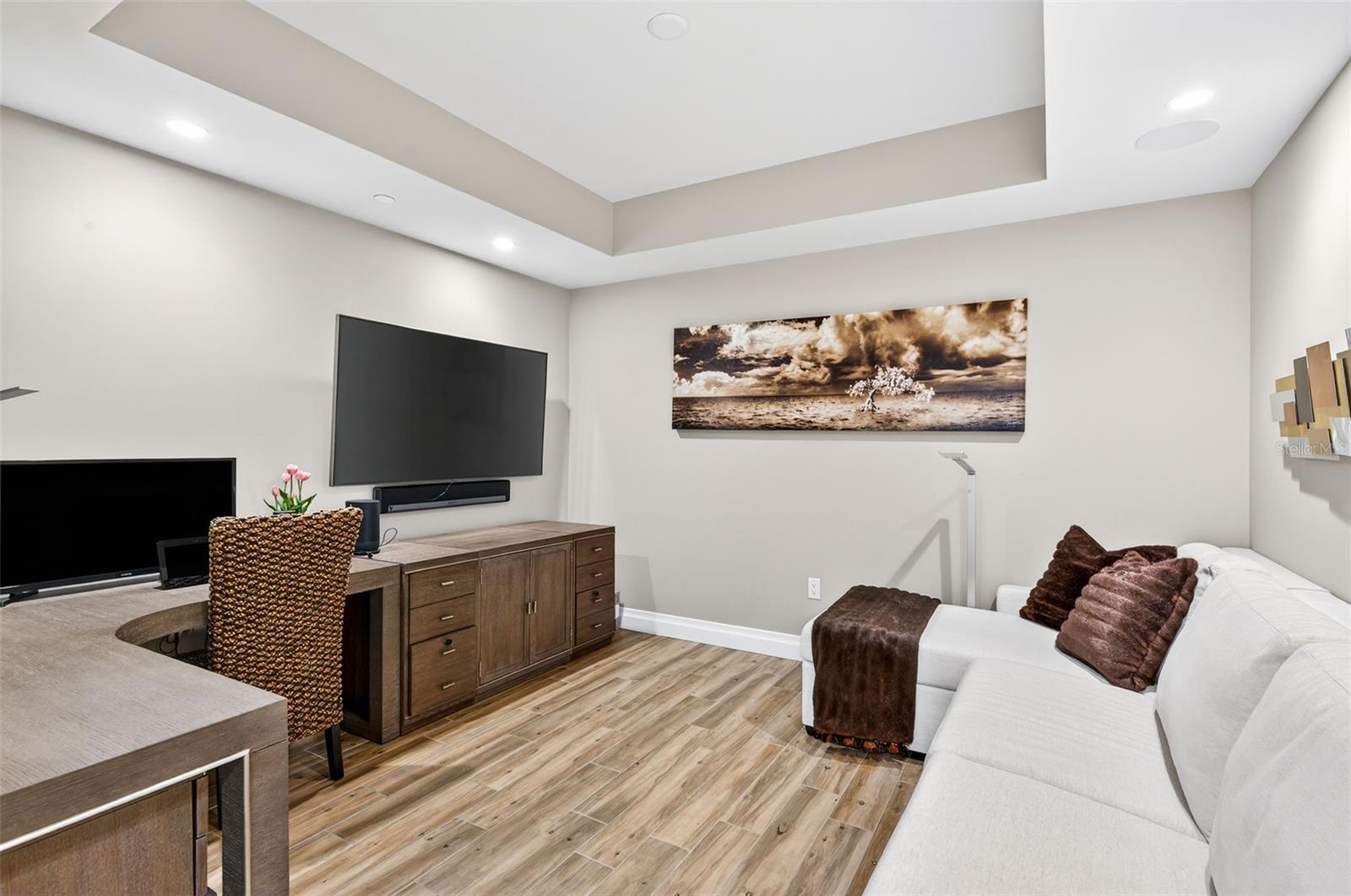 office/study/game room