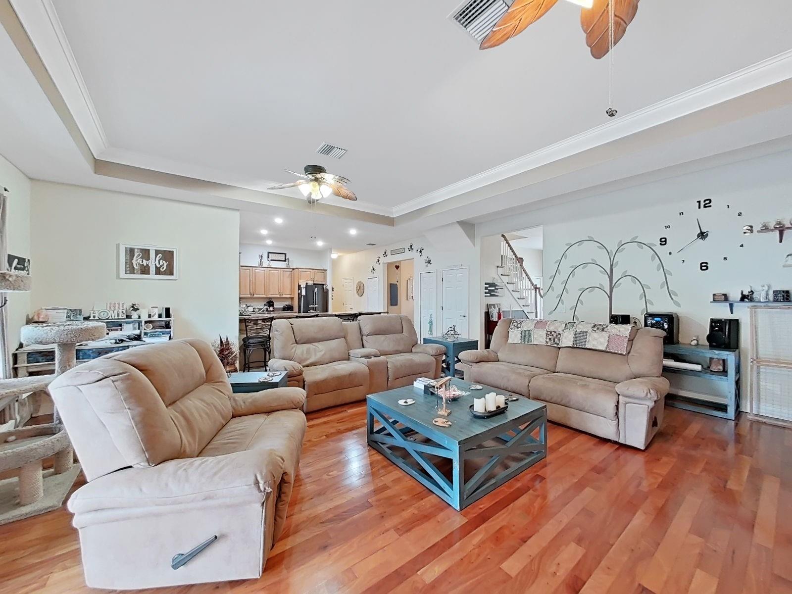 TRAY CEILING & CROWN MOLDING