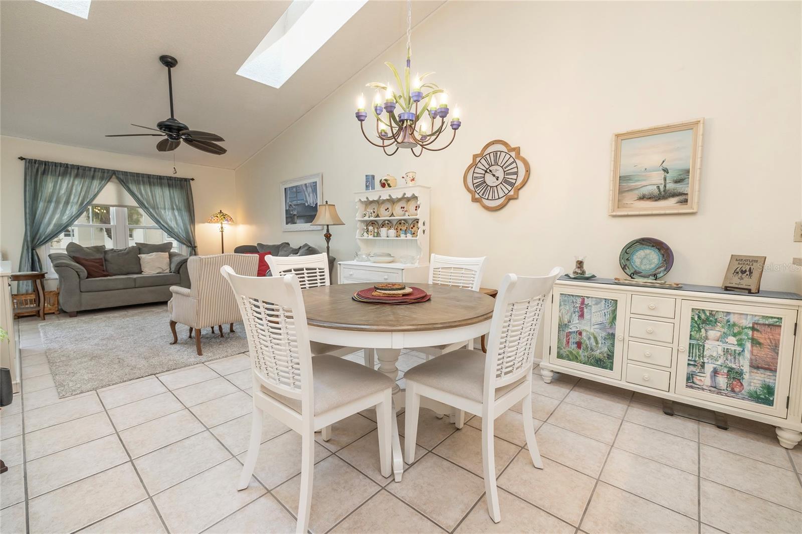 Dining area off the kitchen