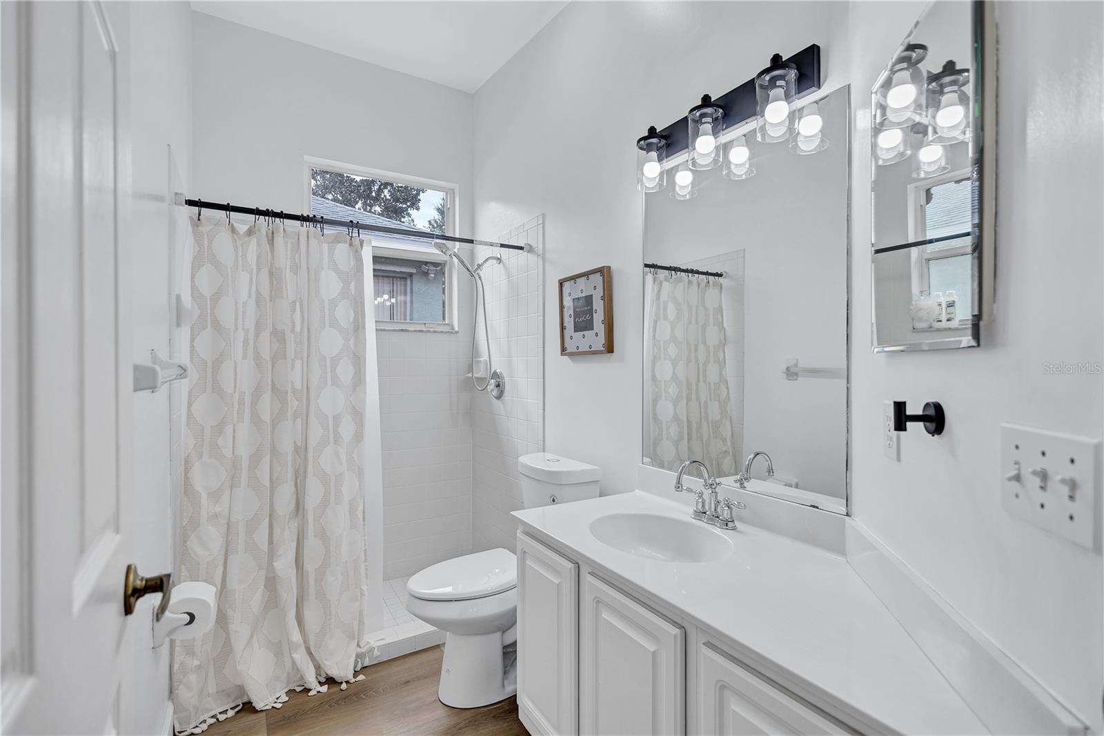 Jack & Jill Bathroom between bedrooms 3 & 4