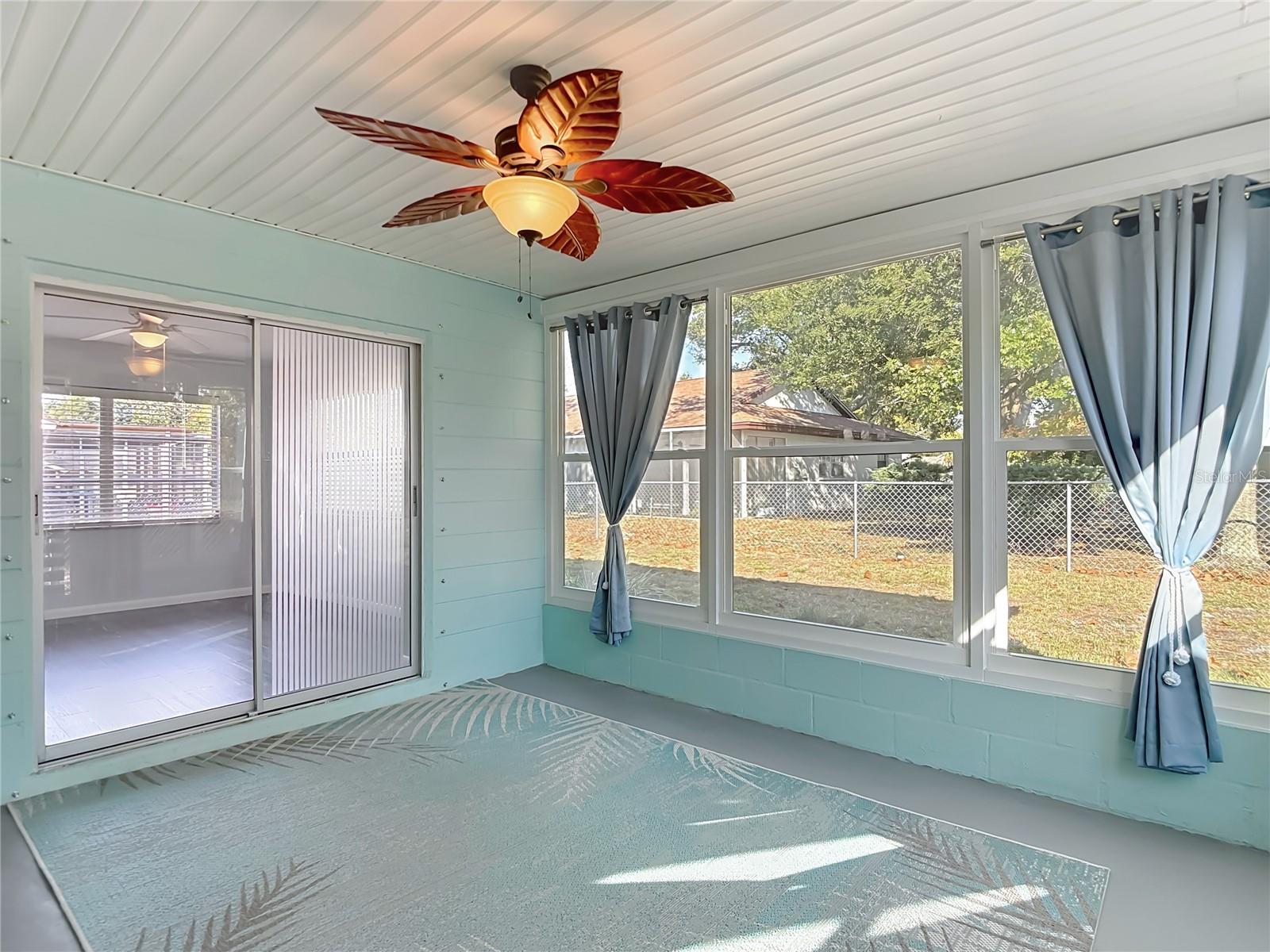 Fully enclosed lanai