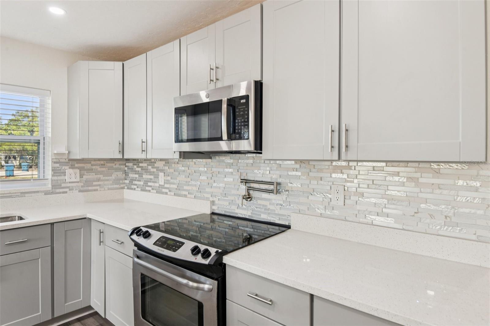 Kitchen Oven side with Pasta Pot Filler