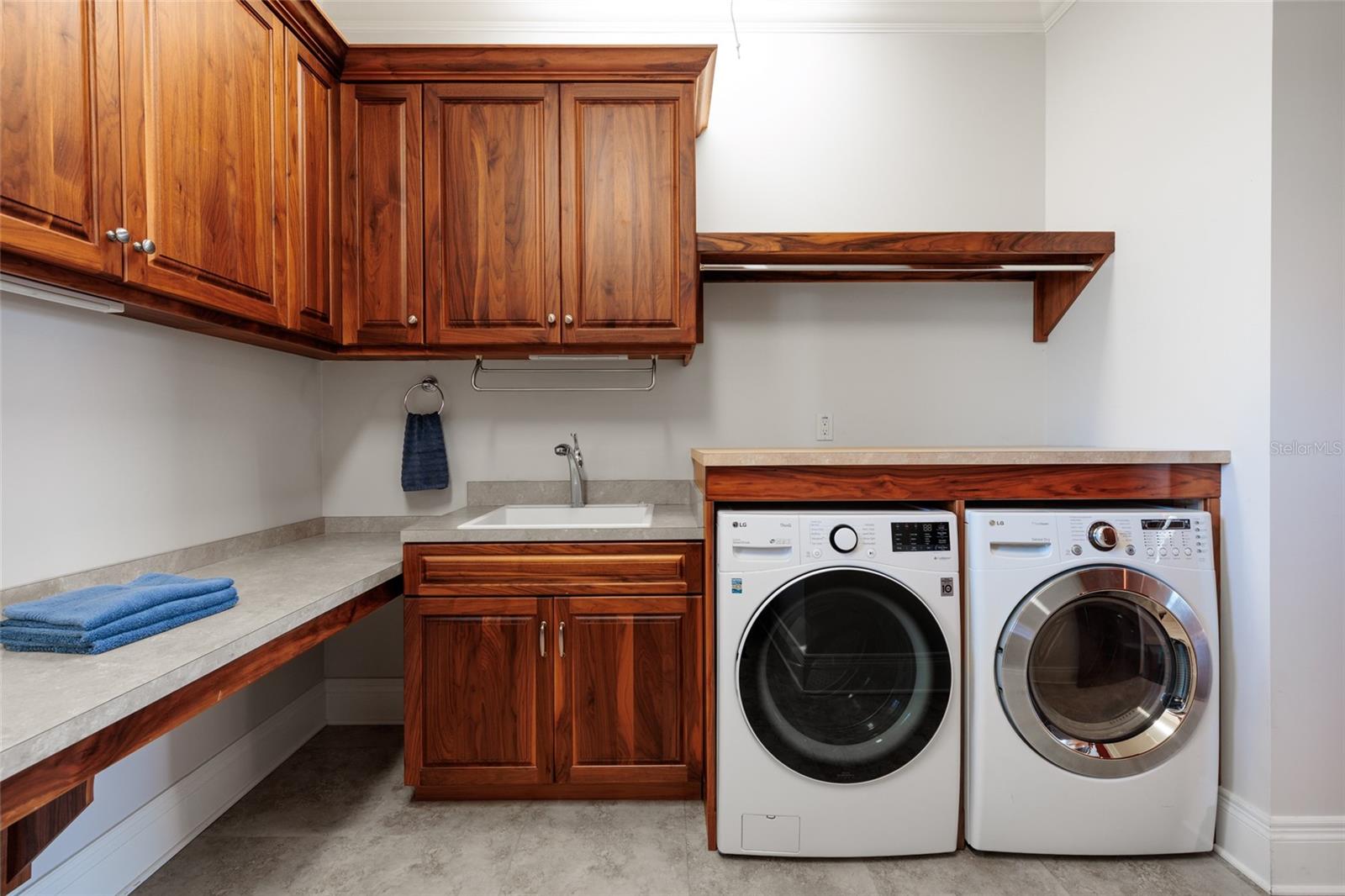 Now THAT'S a Laundry Room!