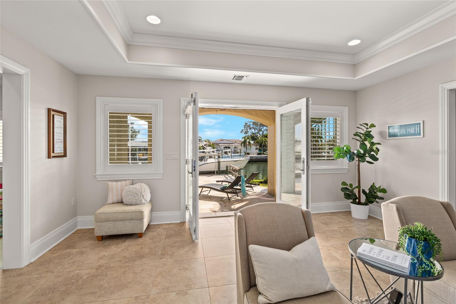 Family Room to outdoor playground!