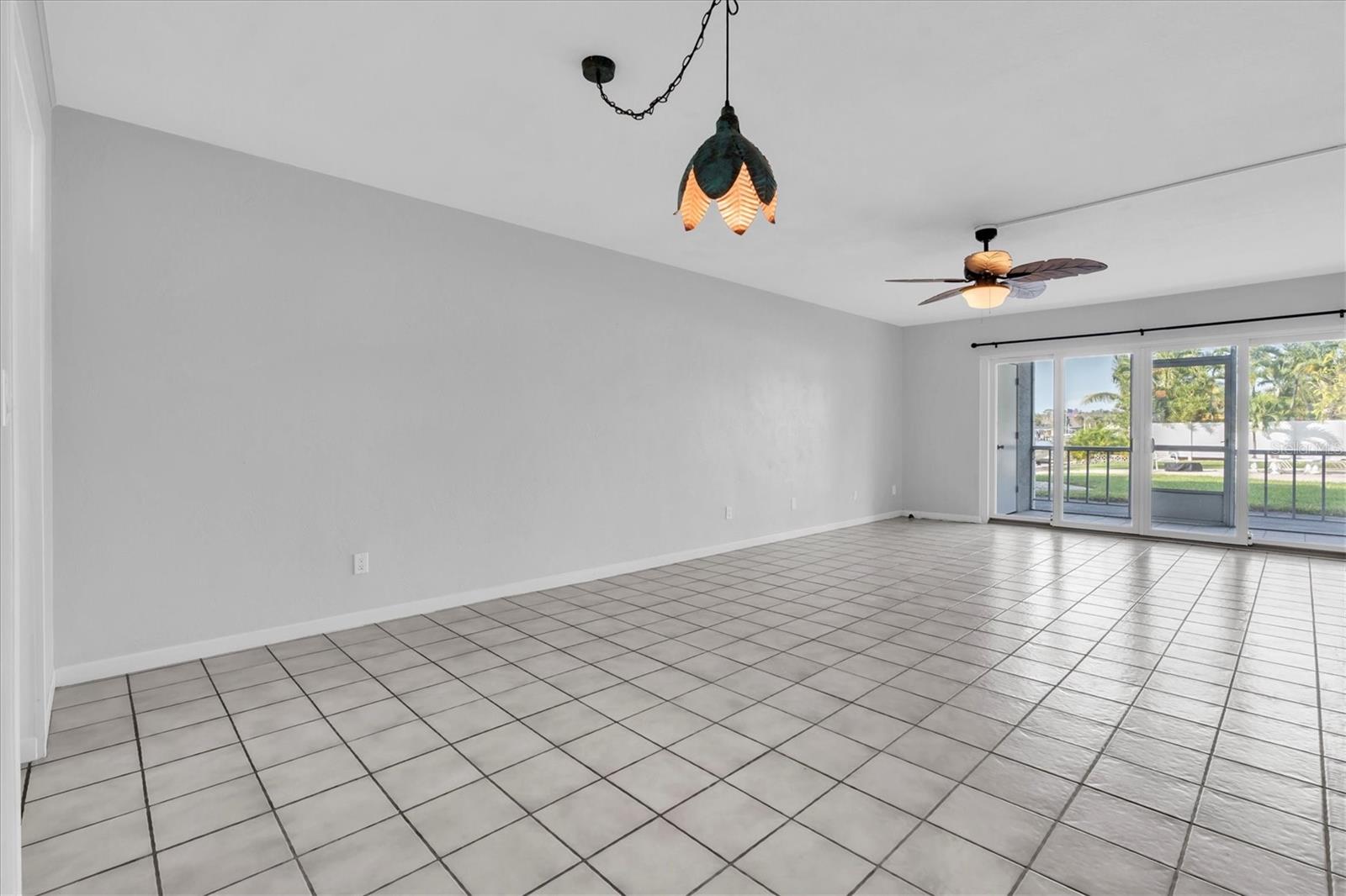 living room to screen porch