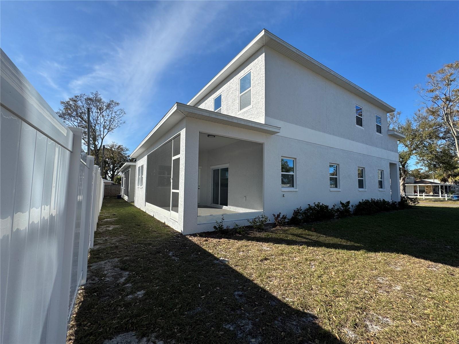 Lanai is now screened in