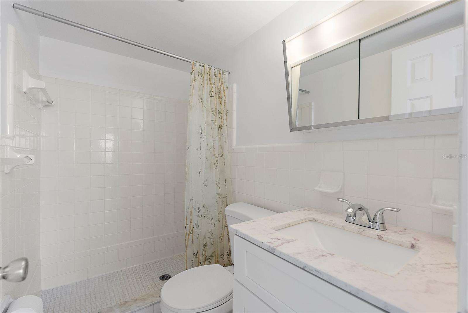 Primary En Suite Bath