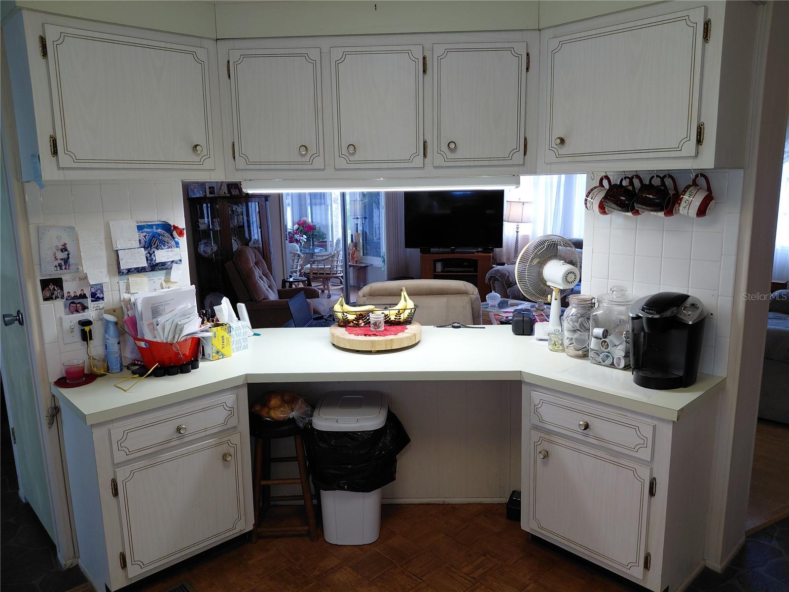 Kitchen Side of Breakfast Bar