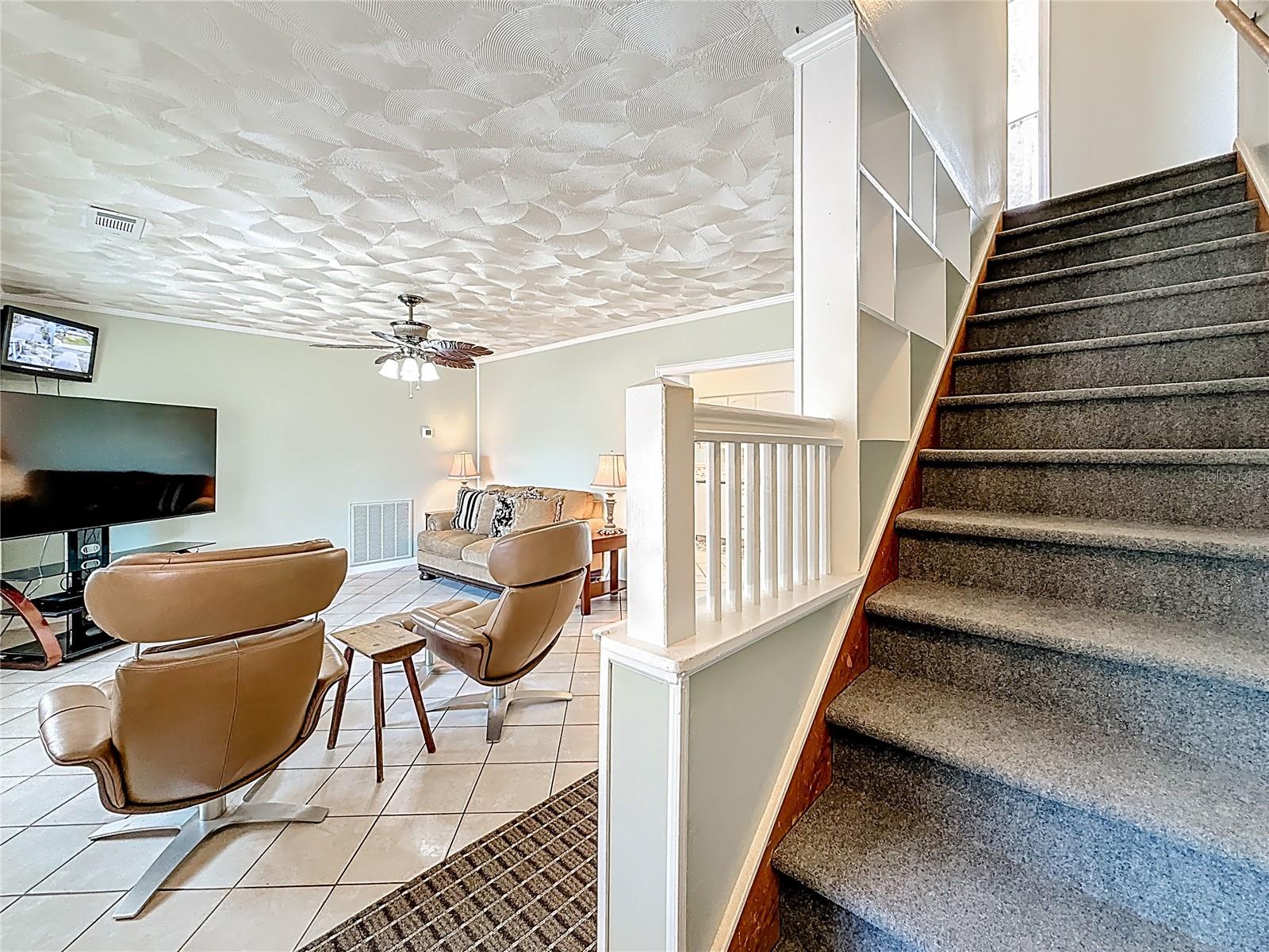 2nd floor has 4 bedrooms and 1 bathroom