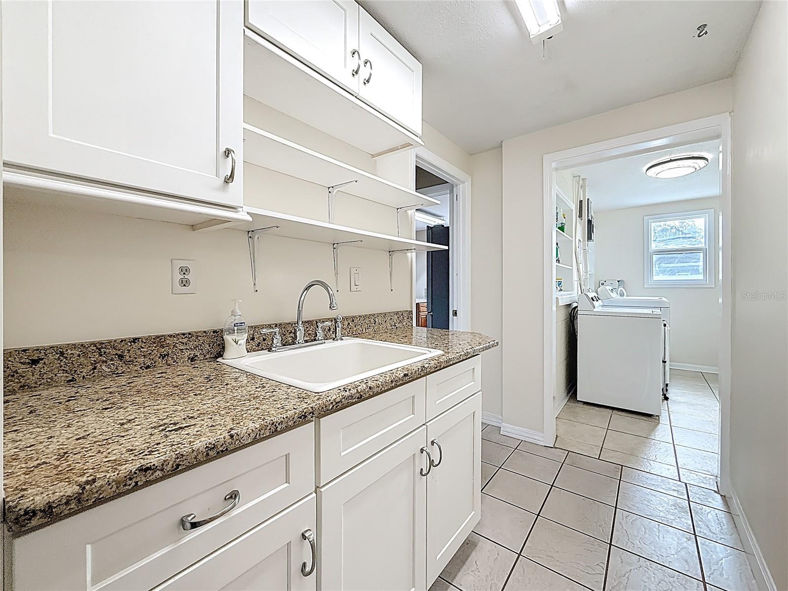 room on 1st floor between kitchen & In-law apartment