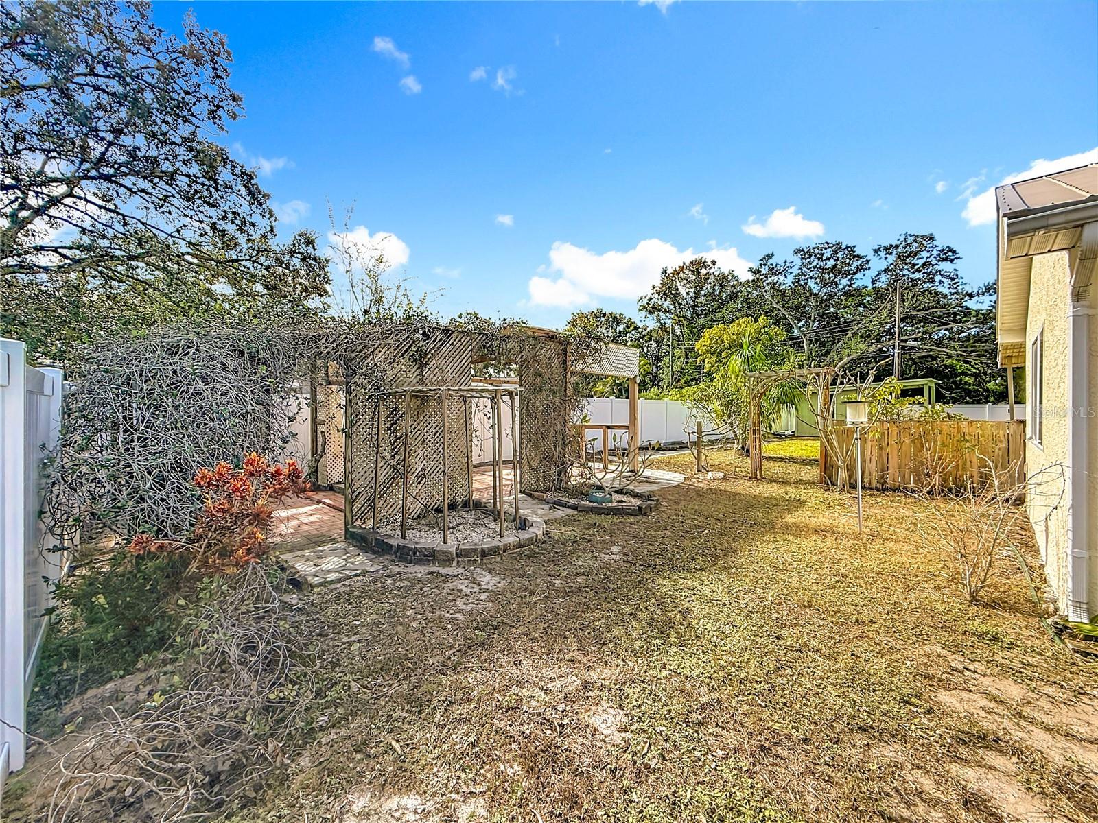 Gazebo in Apartment side of yard