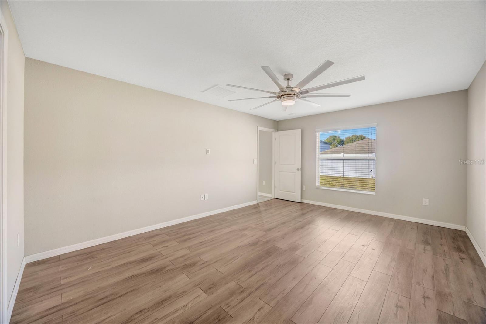 Large Primary En Suite