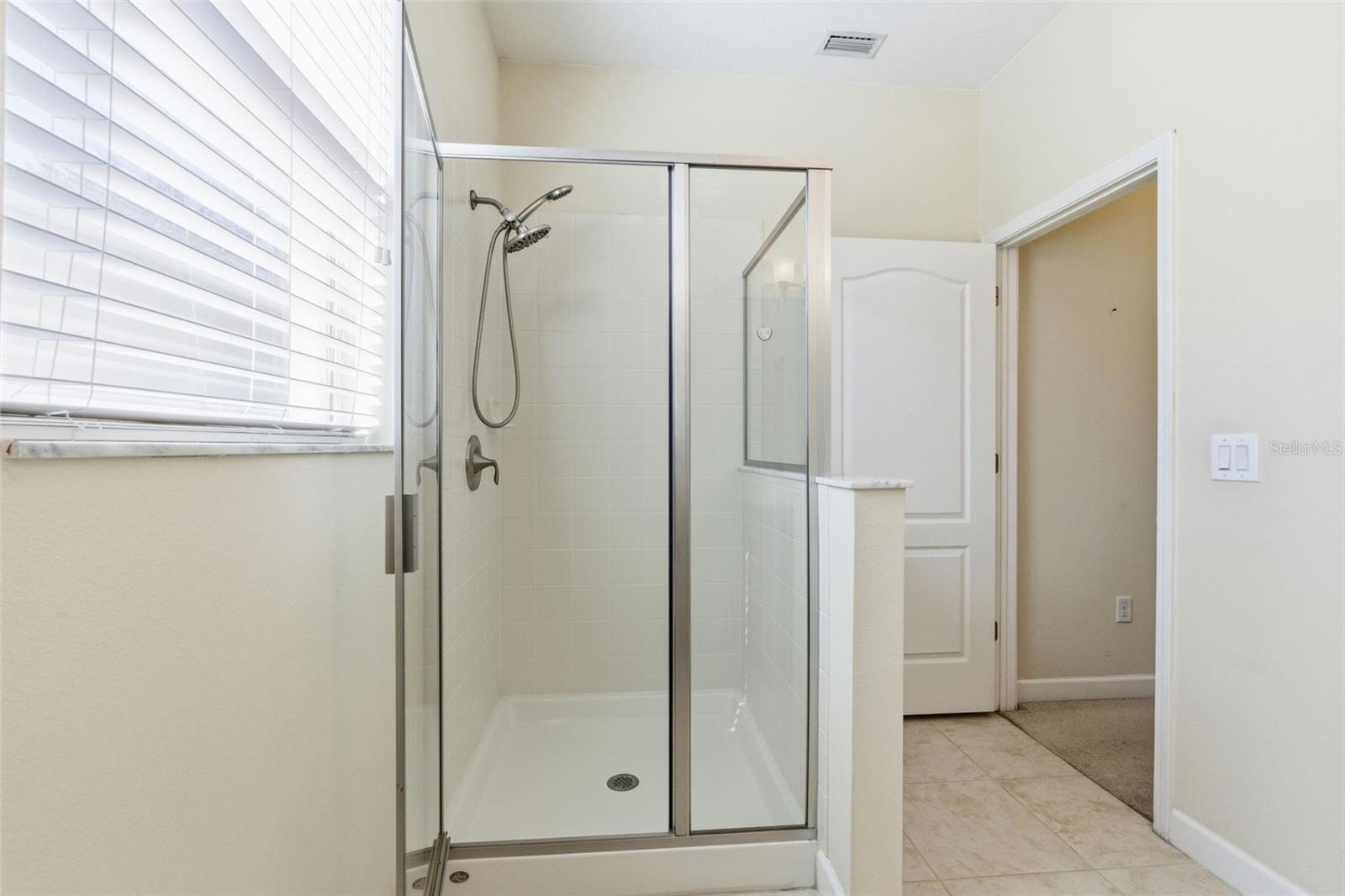 Main Floor - Full Bathroom