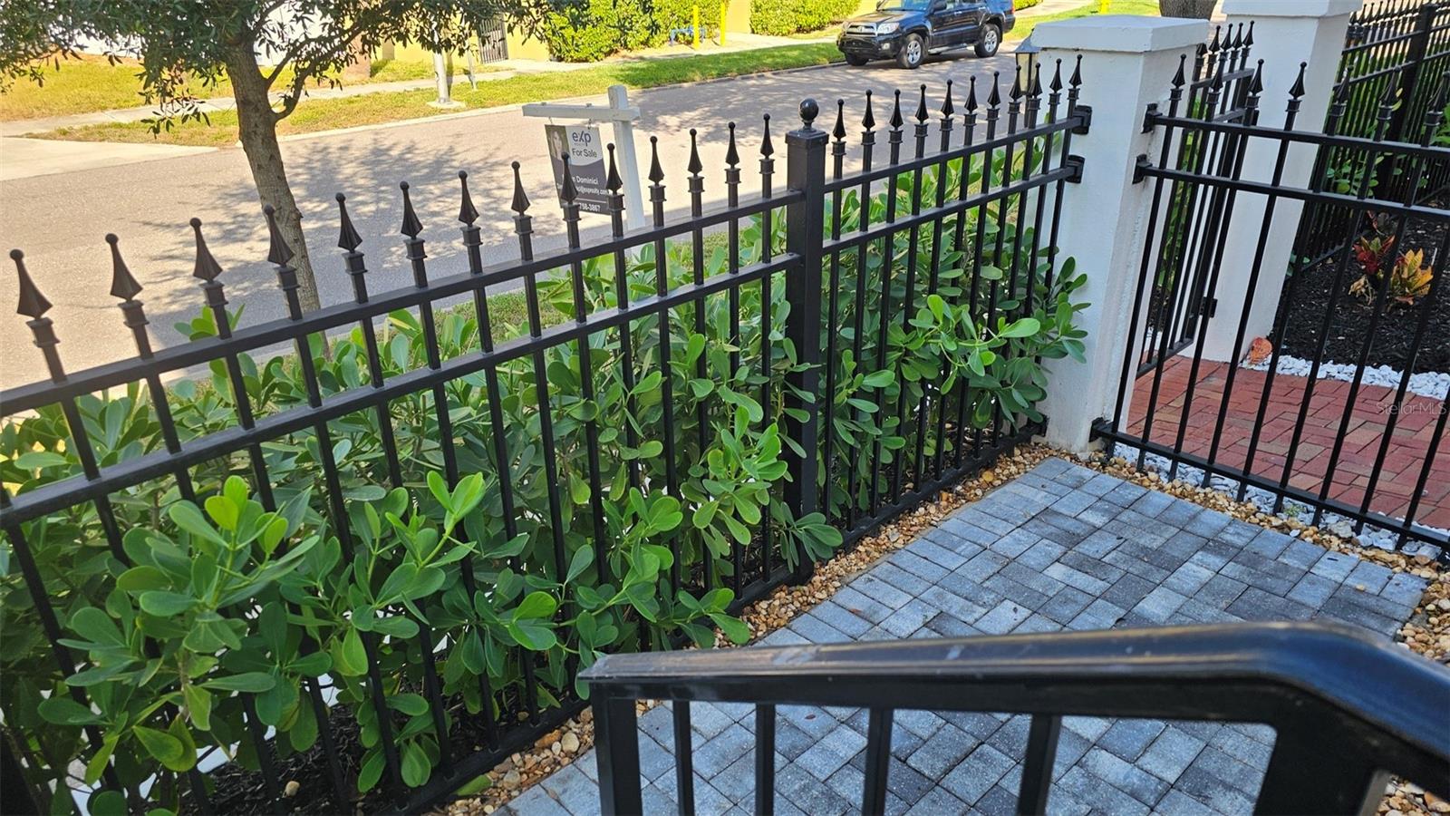 DECK ACCESSIBLE FROM FRENCH DOORS IN LIV RM