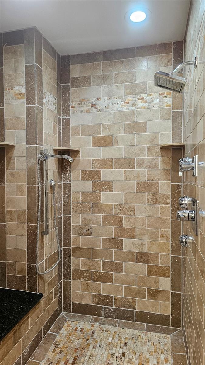 HUGE WALK-IN PRIMARY SHOWER