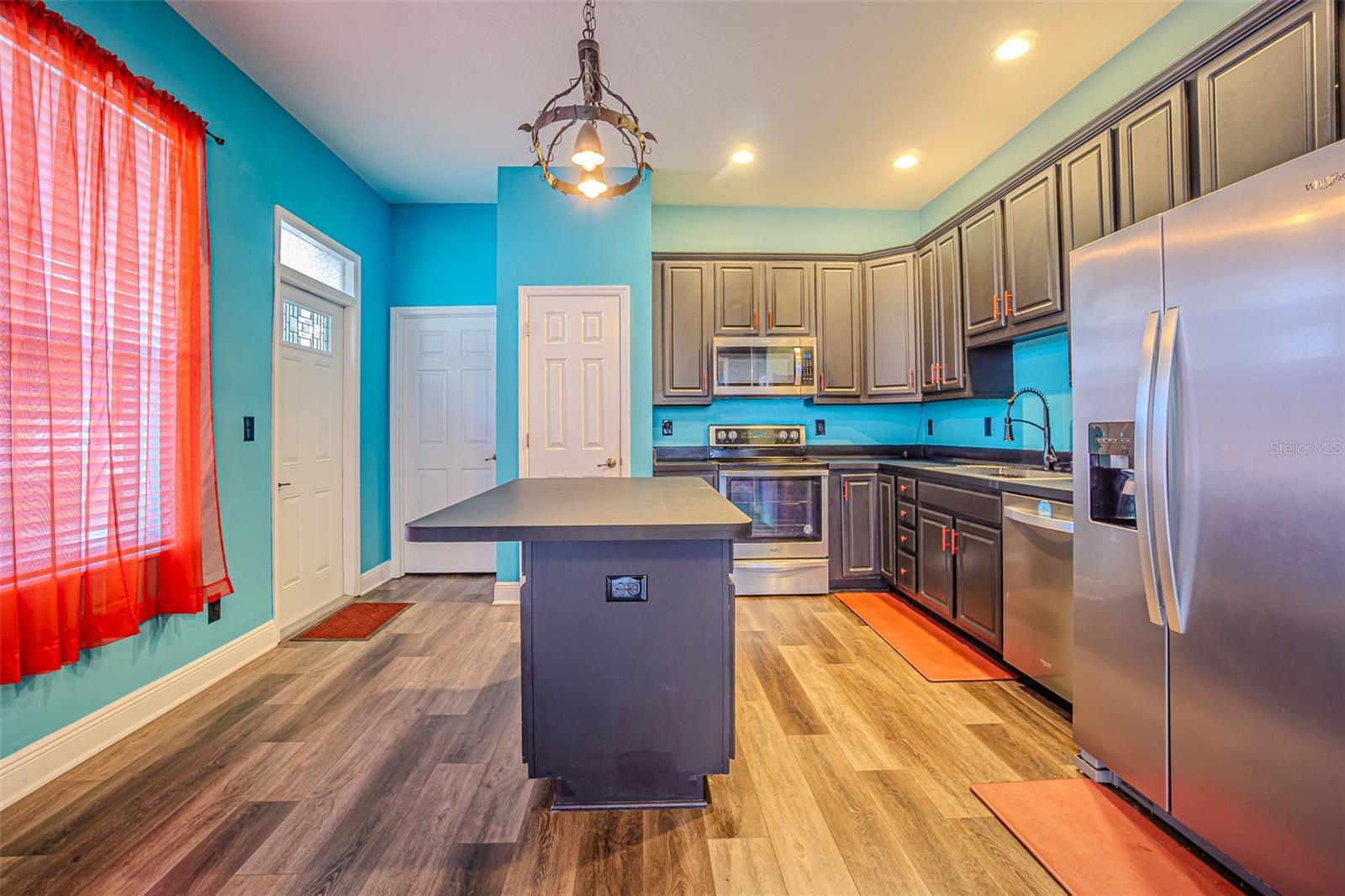 Large Island with seating and workspace