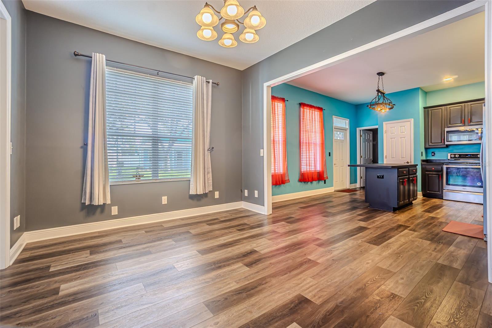 Dining Area 14' x 14'