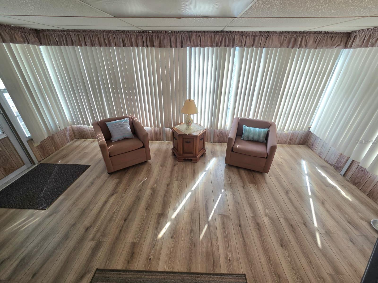 Front enclosed Florida room