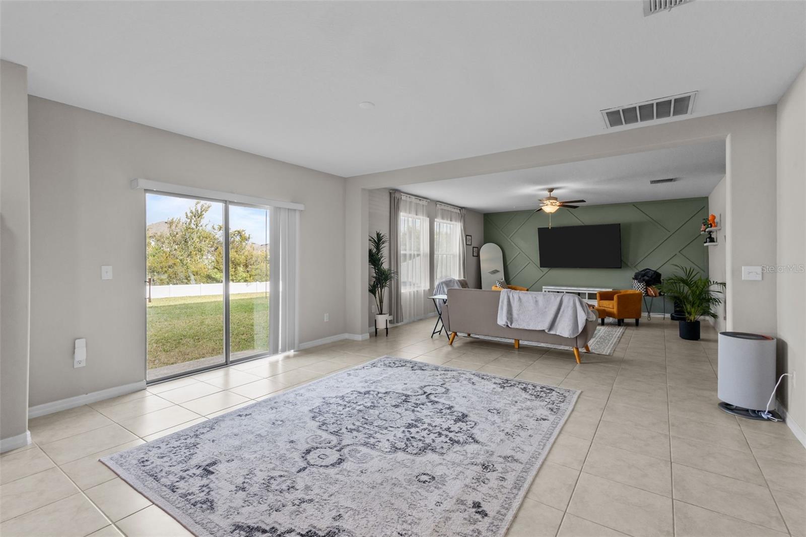 Open living space Dining/Living Combo