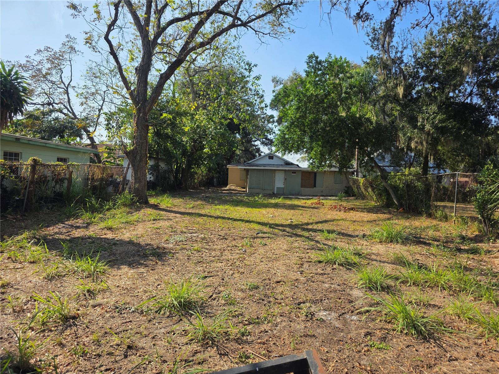 Second lot looking to rear of home