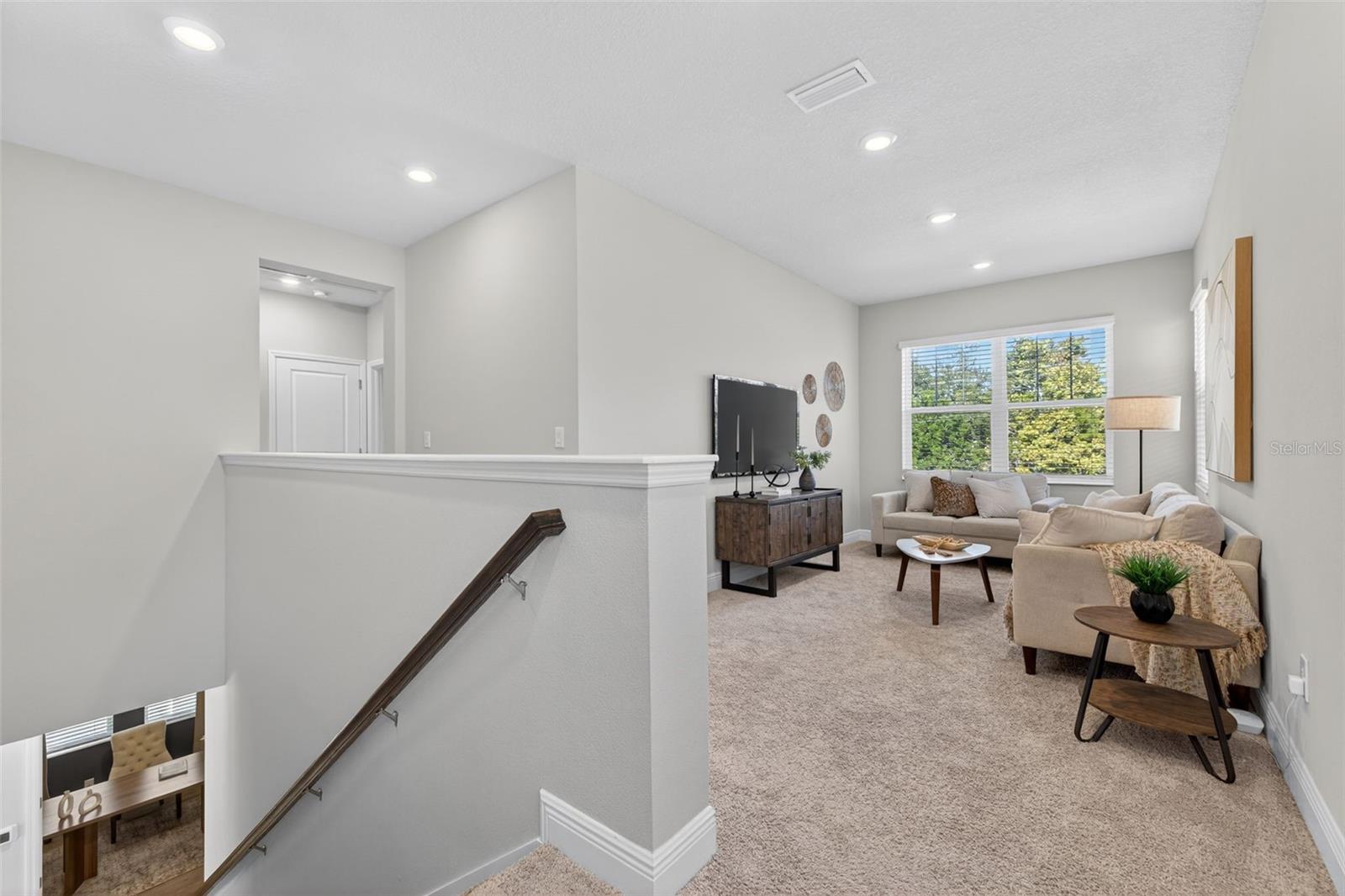 Upstairs Large Loft Space