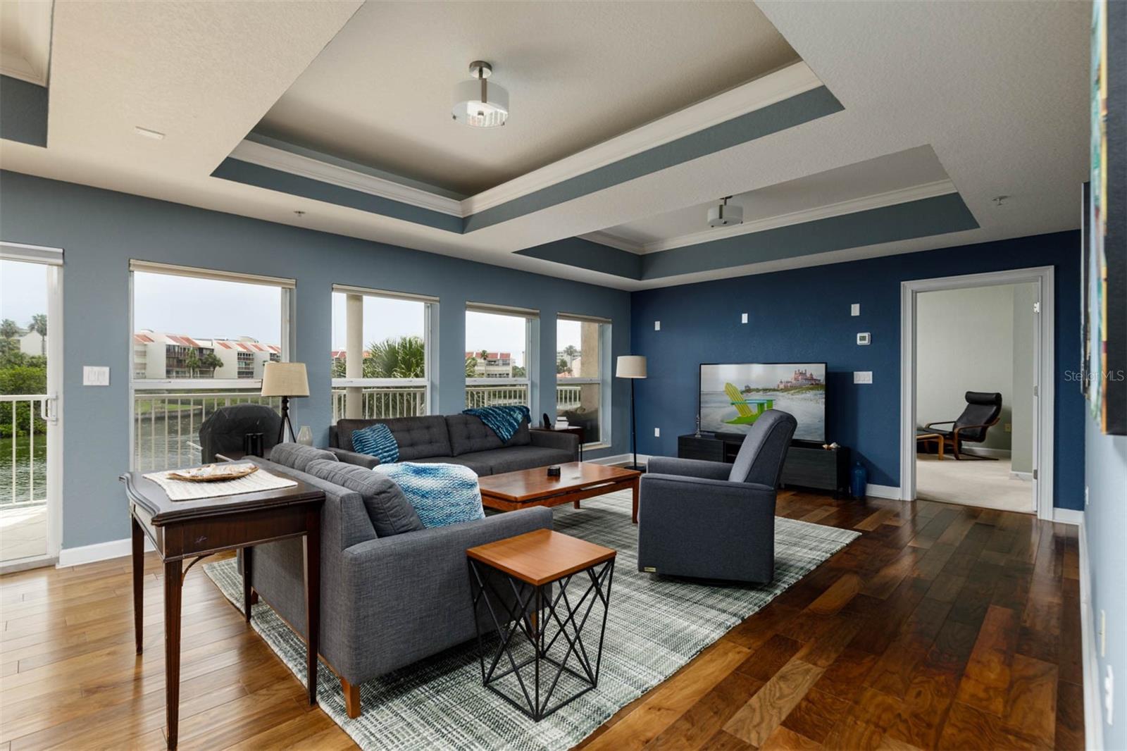 Tray ceilings and cove lighting