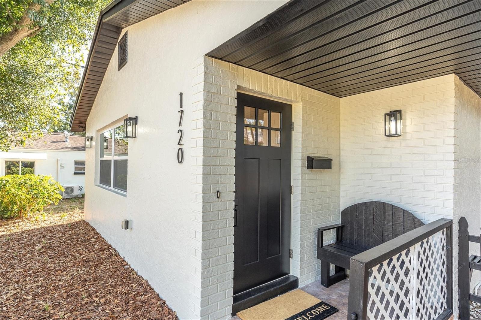 New, new, new!  Front door, updated paint, new lighting, even the doorbell is new!