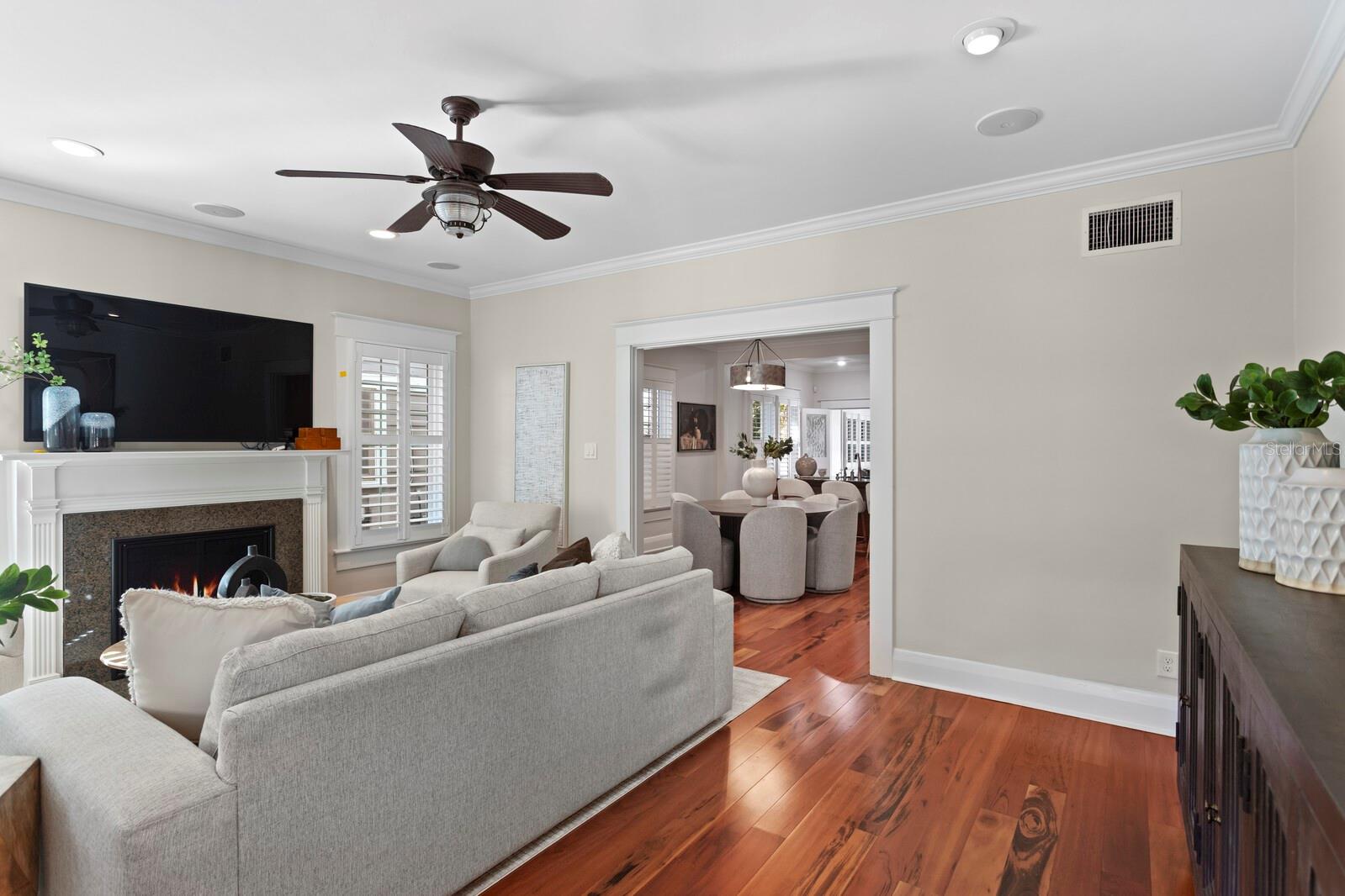 Entryway/Living Room