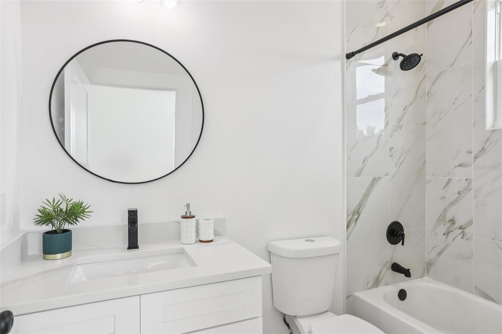 secondary ensuite bathroom