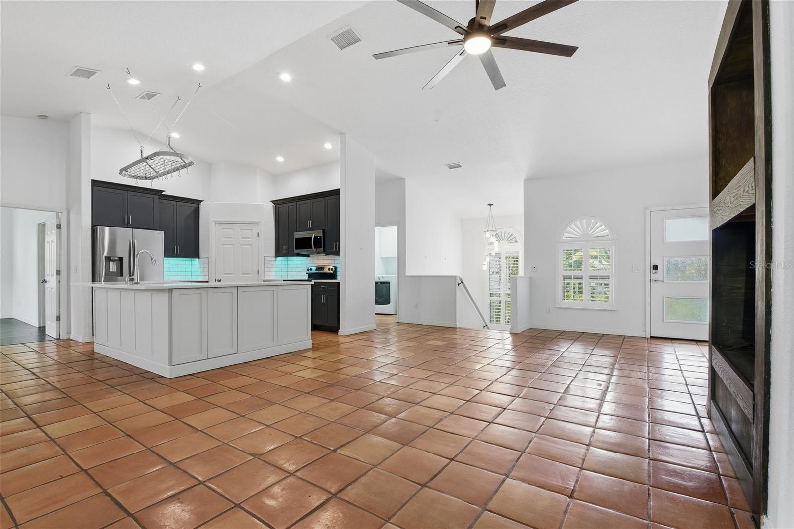 IDEAL SPACE FOR ENTERTAINING