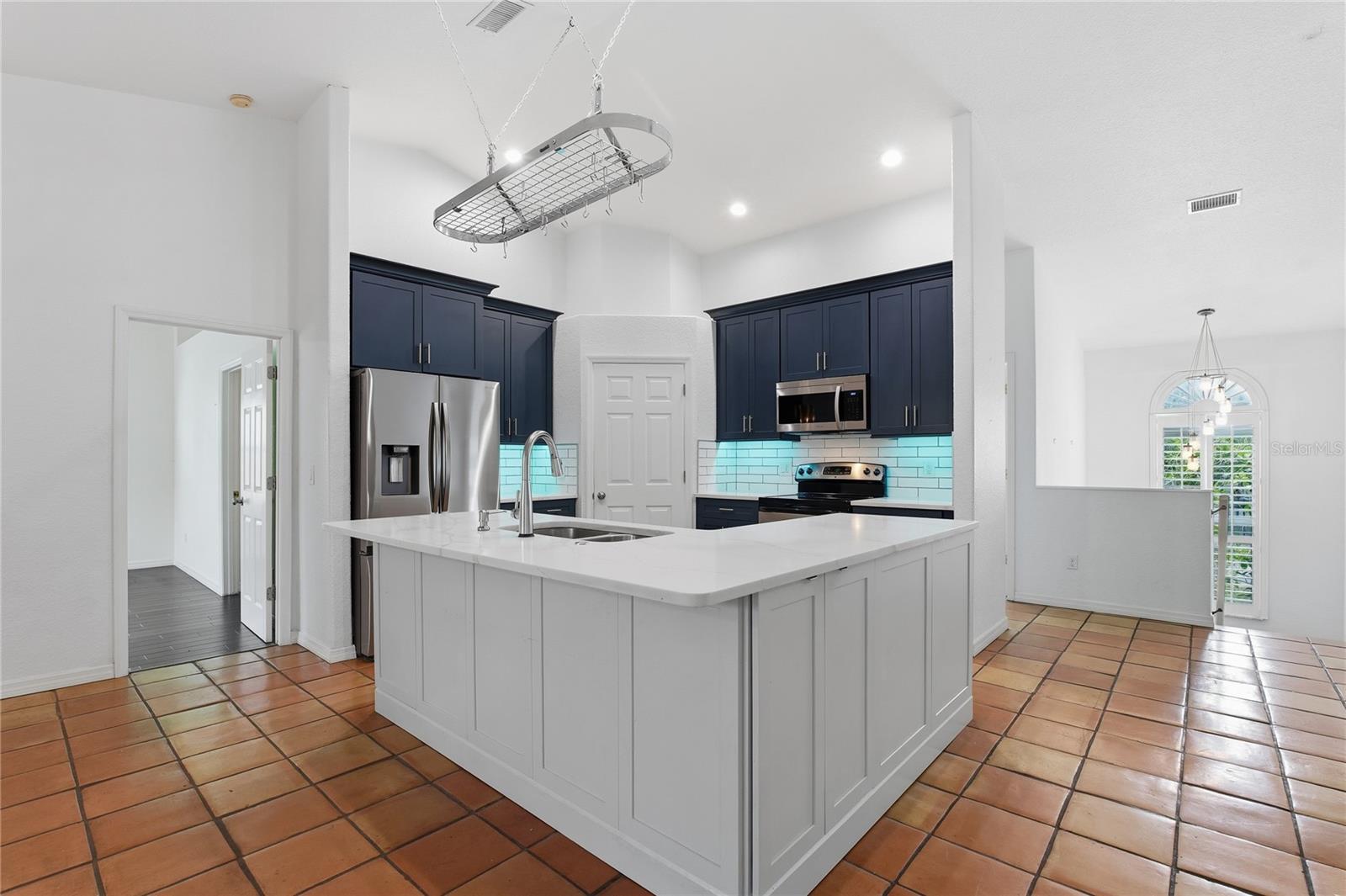 EXTRA STORAGE WITH PULL OUT DRAWERS