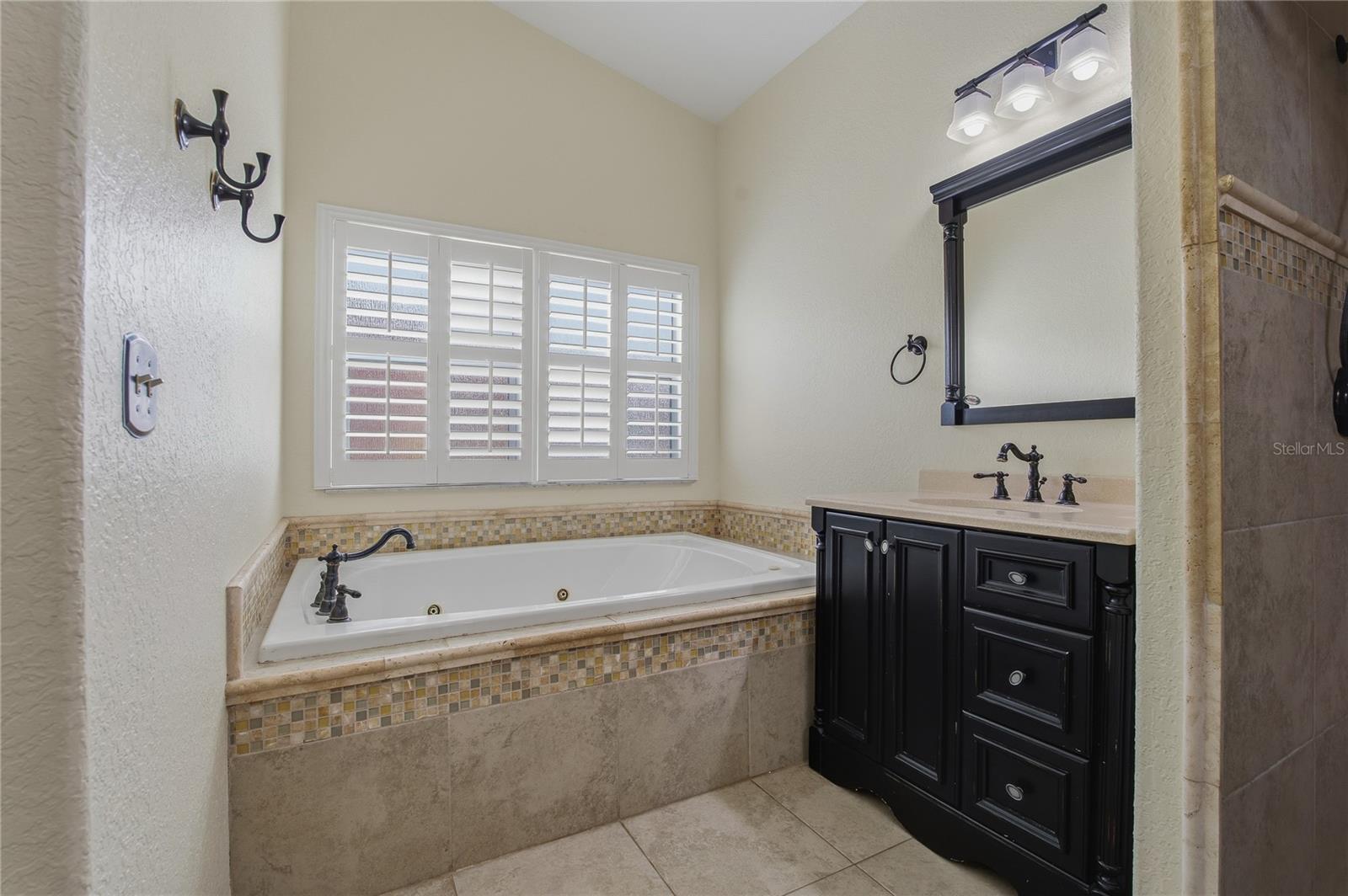 SOAKING TUB IN THE PRIMARY BATHROOM