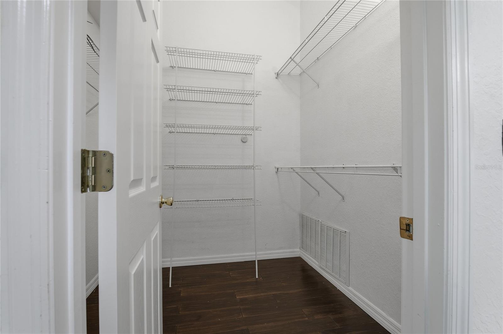 WALK IN CLOSET IN THE PRIMARY