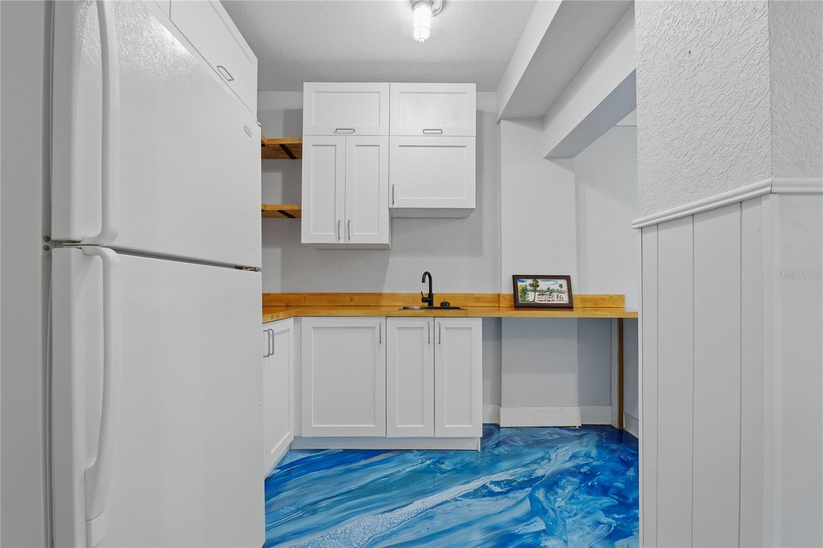 KITCHENETTE IN THE GREAT ROOM DOWNSTAIRS