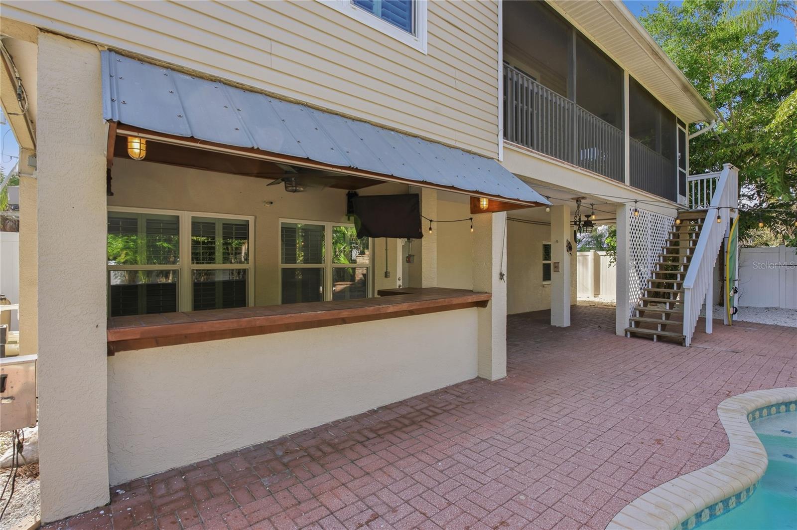 IDEAL HOUSE FOR HOSTING!