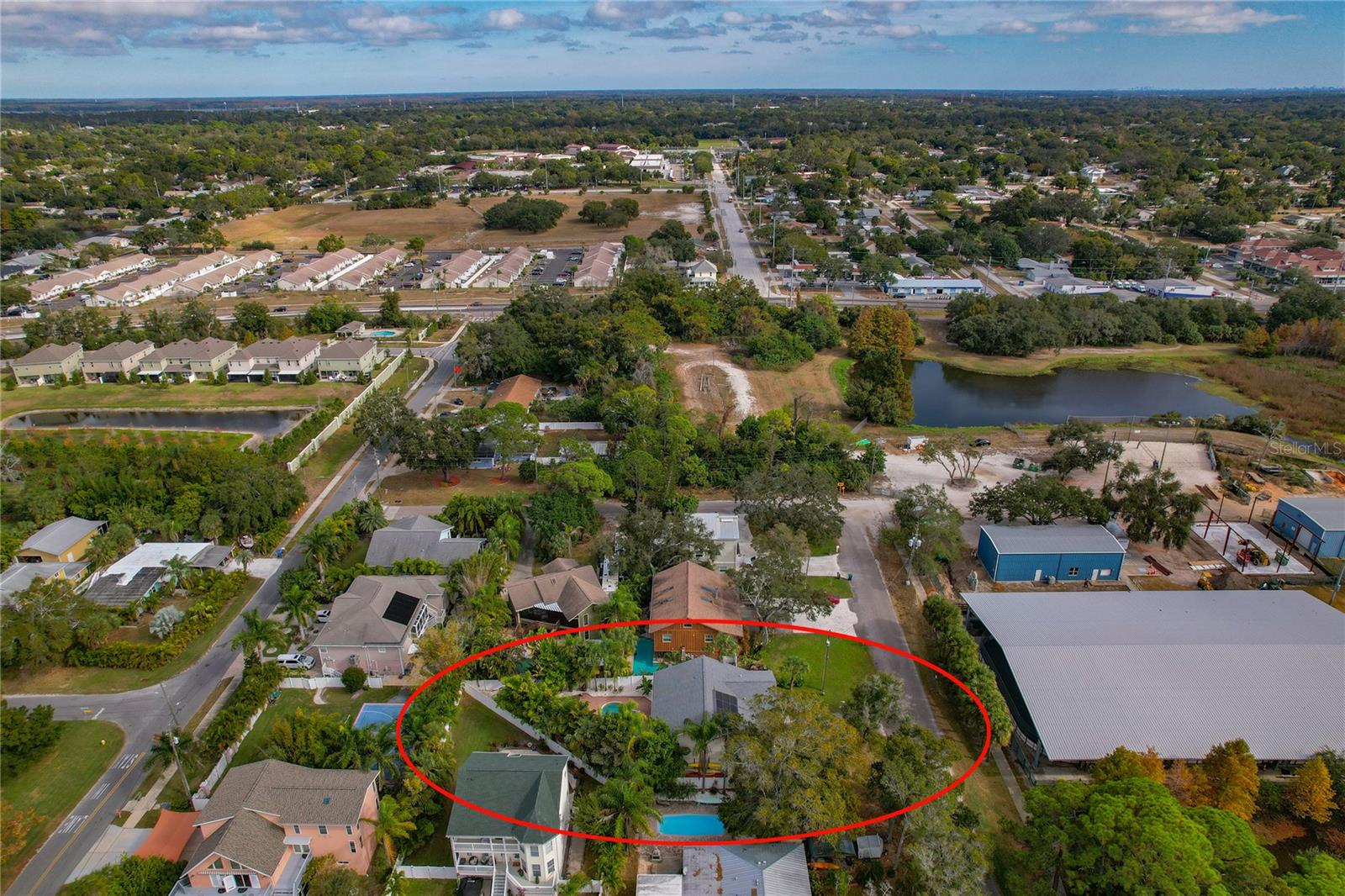 STONES THROW AWAY FROM DOWNTOWN PALM HARBOR