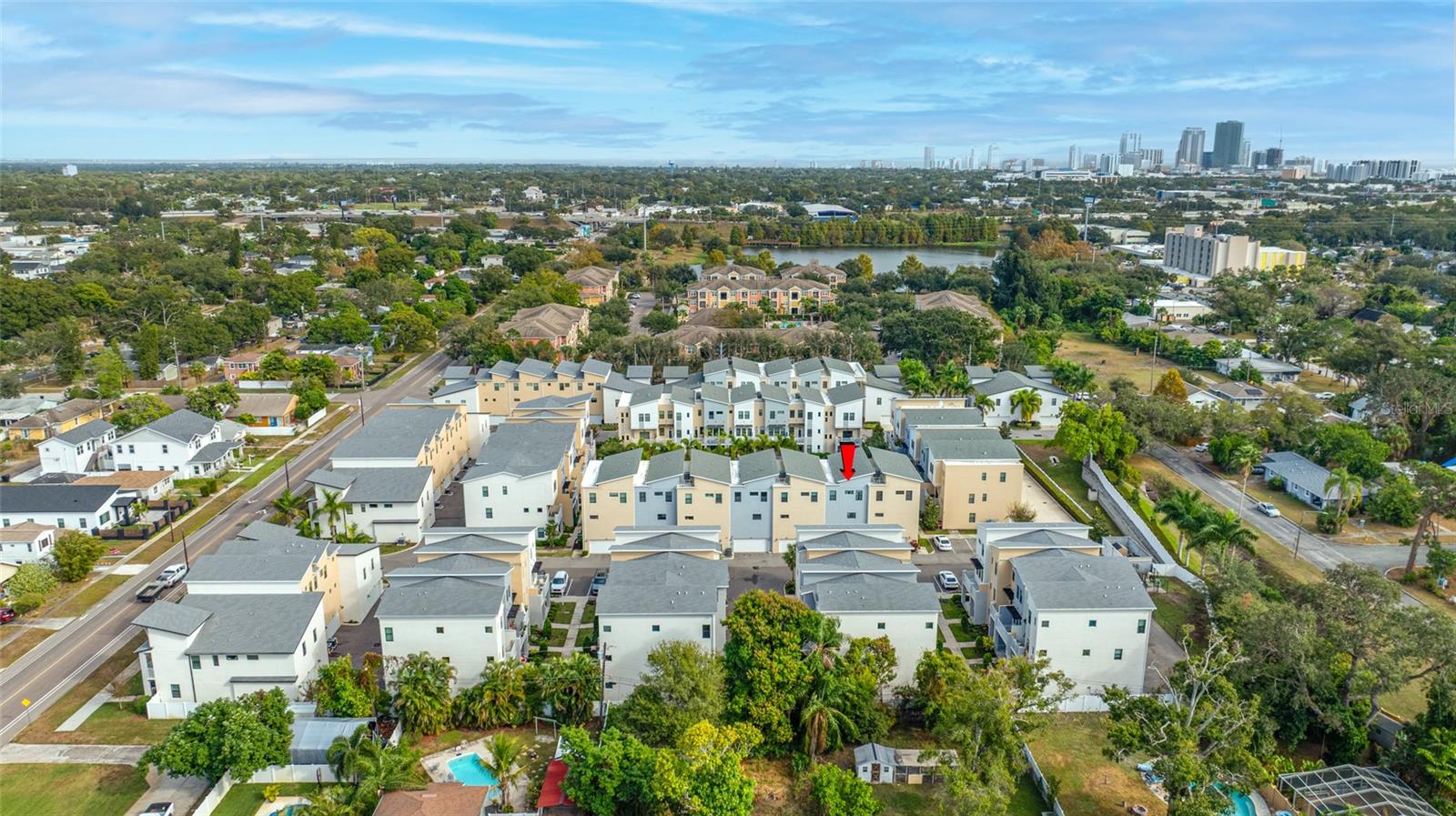 1171 25th Lane N, St Petersburg, FL 33713 - 3 bed, 3.5 bath, 2 car garage, townhome overlooking pool and courtyard in Uptown Kenwood.